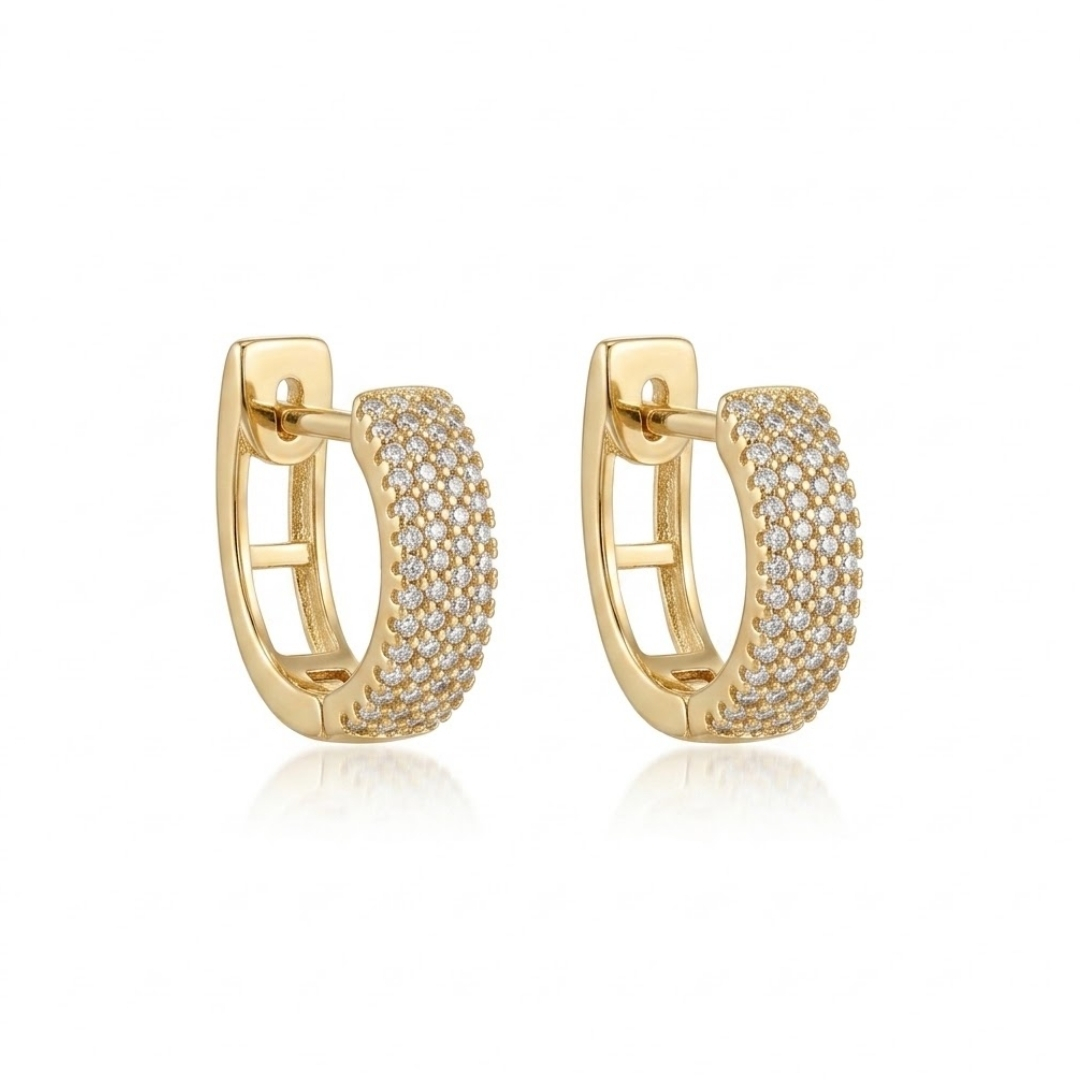 Brinco click argola com zircônias em pavê folheado a ouro 18k