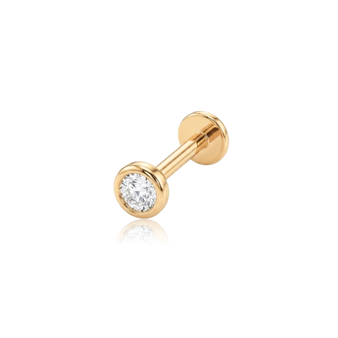 Piercing tragus ponto de luz com zircônia em cravação inglesa folheado a ouro 18k