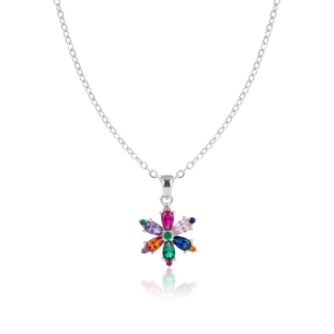 Gargantilha com pingente de flor de zircônias coloridas folheada a prata